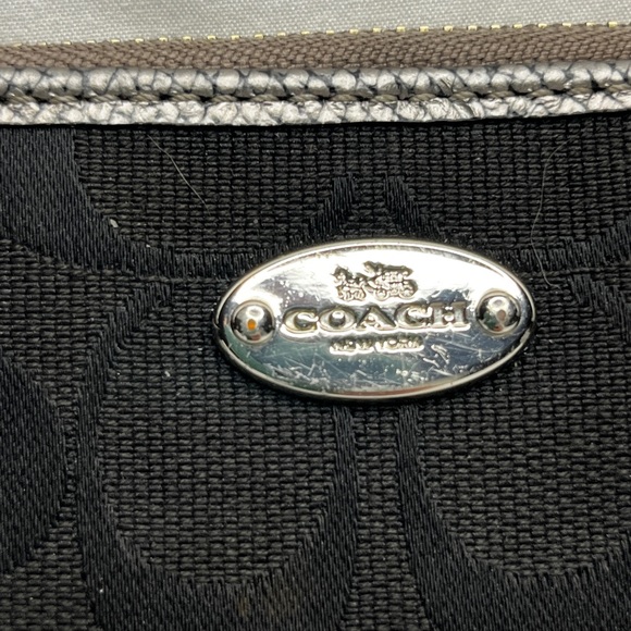 Coach clutch - Picture 2 of 3